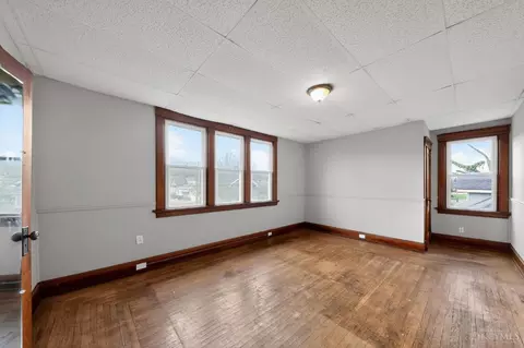 Living - 8627 Reading Rd, Reading, OH 45215 photo 4 of 7