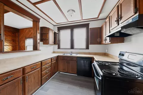 Kitchen - 8627 Reading Rd, Reading, OH 45215 photo 3 of 3
