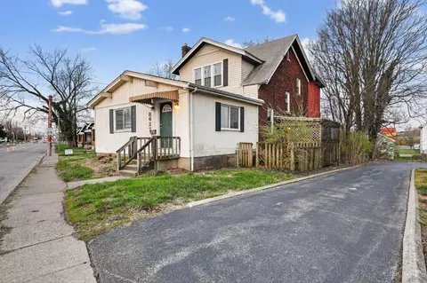 8627 Reading Rd, Reading, OH 45215