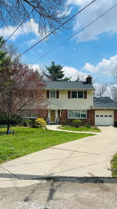 502 Blossomhill Ln, Cincinnati, OH 45224