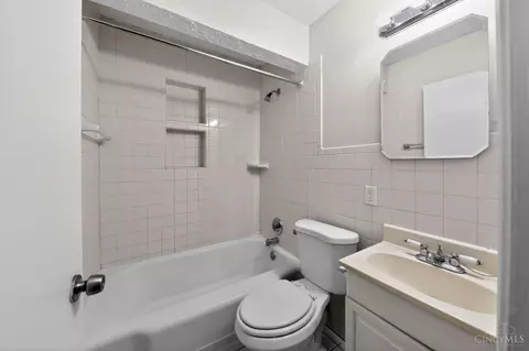Bath - 8634 Daly Rd, Cincinnati, OH 45231 photo 1 of 5