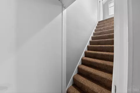 Entry Way - 8634 Daly Rd, Cincinnati, OH 45231 photo 1 of 2