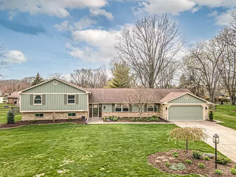 9043 Academy View Ct, Washington Township, OH 45458