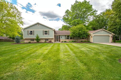 9043 Academy View Ct, Washington Township, OH 45458