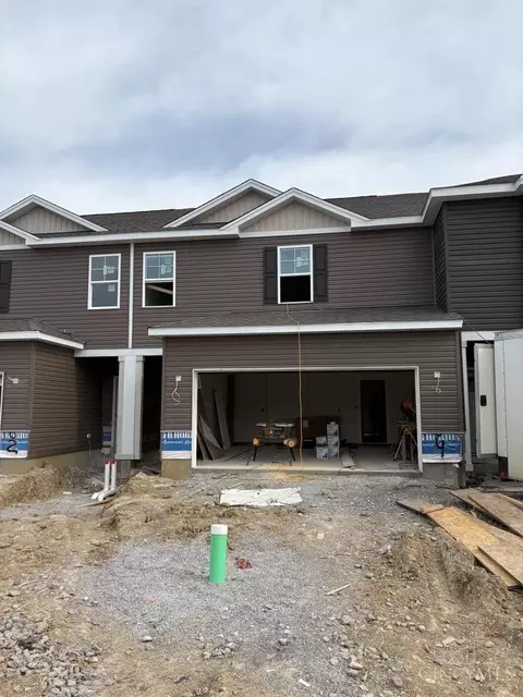 1864 Vista Lake Dr, Goshen Twp, OH 45122