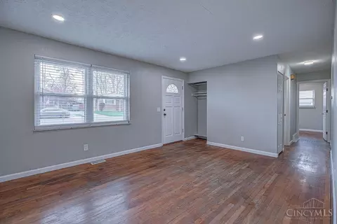 Living - 7938 Queens Ave, Cincinnati, OH 45236 photo 2 of 6