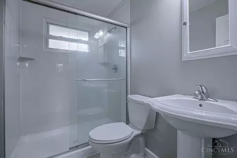 Bath - 7938 Queens Ave, Cincinnati, OH 45236 photo 1 of 2