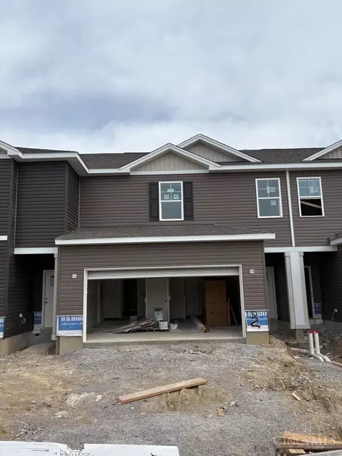 1862 Vista Lake Dr, Goshen Twp, OH 45122
