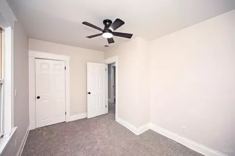 Bedroom - 1933 Hewitt Ave, Cincinnati, OH 45207 photo 7 of 7