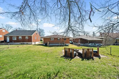 Exterior - 9153 Coogan Dr, Cincinnati, OH 45231 photo 3 of 4