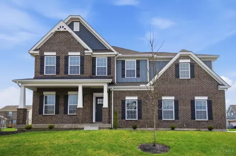 5900 Carriage Meadows Dr, Hamilton, OH 45011