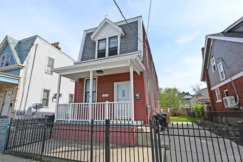 2962 Henshaw Ave, Cincinnati, OH 45225