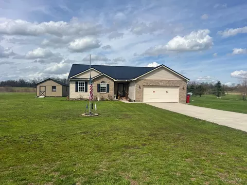 5087 Panhandle Rd, New Vienna, OH 45159