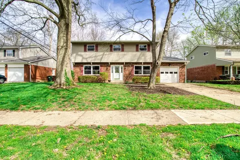 8446 Summitridge Dr, Cincinnati, OH 45255
