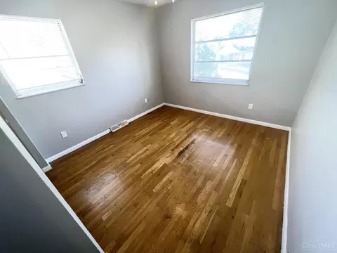 Bedroom - 2901 Tower Ave, Cincinnati, OH 45238 photo 3 of 4