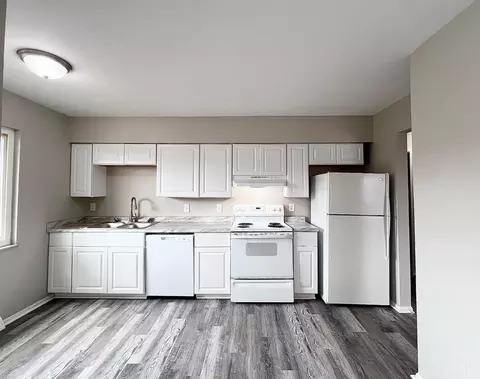 Kitchen - 2901 Tower Ave, Cincinnati, OH 45238 photo 2 of 3