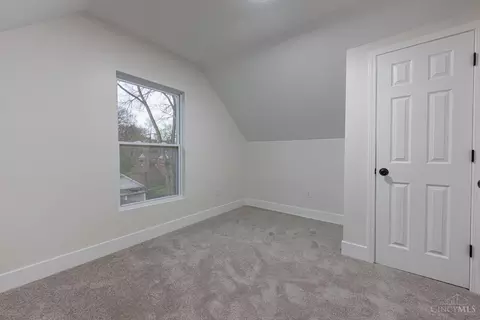 Bedroom - 5618 Prentice St, Cincinnati, OH 45227 photo 3 of 6