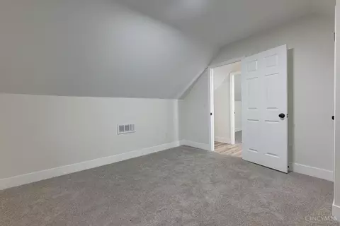 Bedroom - 5618 Prentice St, Cincinnati, OH 45227 photo 6 of 6