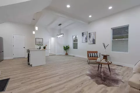 Living - 5618 Prentice St, Cincinnati, OH 45227 photo 2 of 2