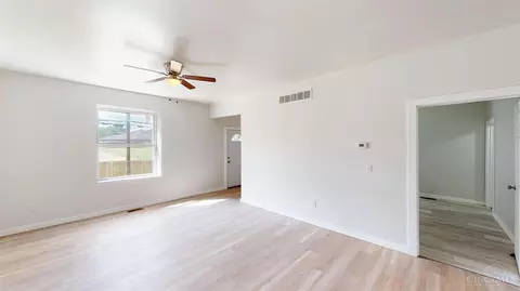 Living - 6012 Prentice St, Cincinnati, OH 45227 photo 2 of 5