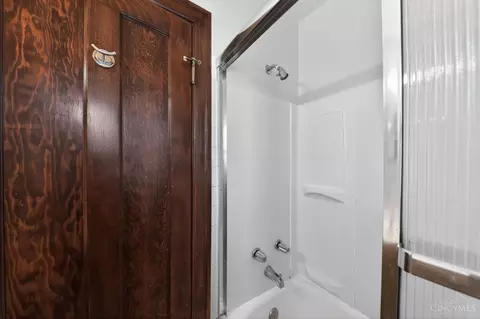 Bath - 4817 Prosperity Pl, Cincinnati, OH 45238 photo 2 of 2