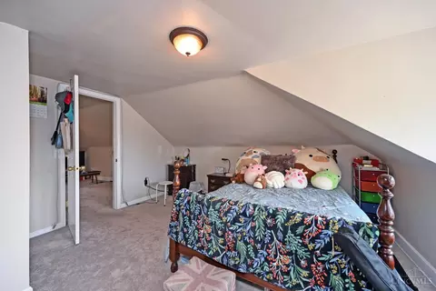 Bedroom - 336 Warner St, Cincinnati, OH 45219 photo 6 of 7
