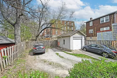 Exterior - 336 Warner St, Cincinnati, OH 45219 photo 7 of 9