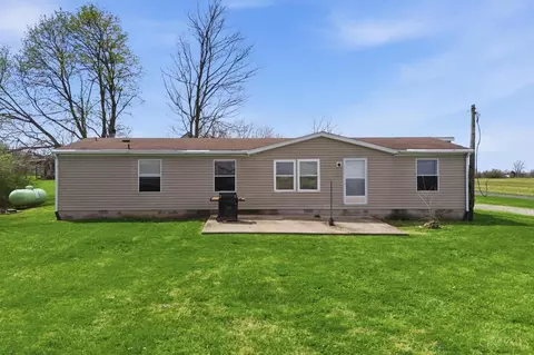 10190 St Rt 73, New Vienna, OH 45159
