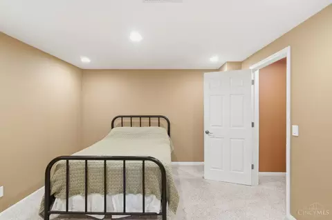 Bedroom - 949 Legendary Run, Cincinnati, OH 45245 photo 8 of 9