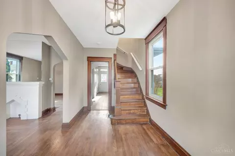Entry Way - 129 Pike St, Reading, OH 45215 photo 2 of 4