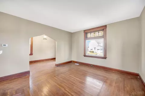 Living - 129 Pike St, Reading, OH 45215 photo 5 of 7