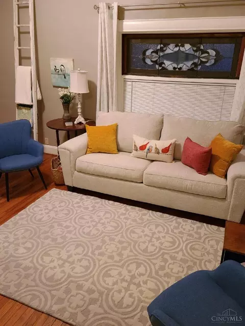 Living - 308 Main St, Mason, OH 45040 photo 2 of 3