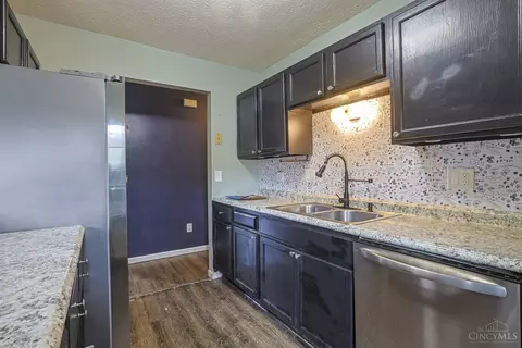 Kitchen - 92 Flintstone Dr, Harrison, OH 45030 photo 3 of 4