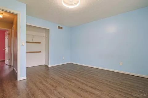 Bedroom - 92 Flintstone Dr, Harrison, OH 45030 photo 2 of 9