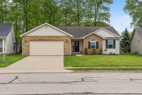 984 Country Oaks Ln, Wilmington, OH 45177