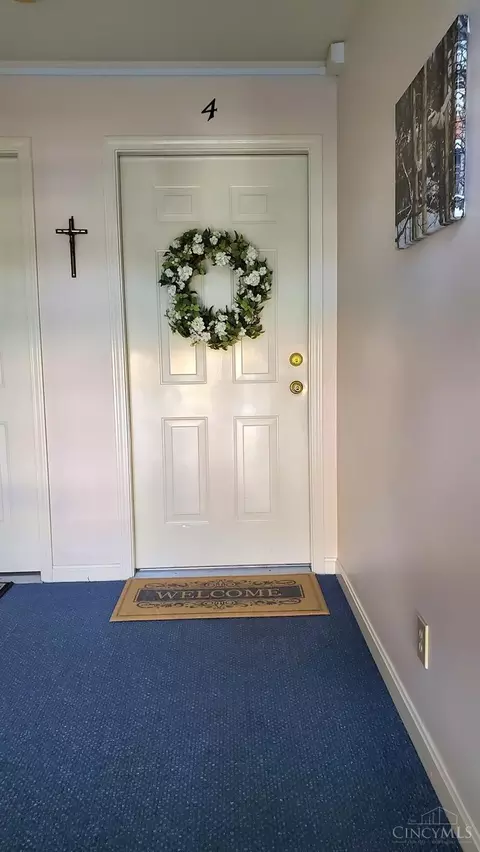 Entry Way - 153 Palisades Pointe, Cincinnati, OH 45238 photo 2 of 4