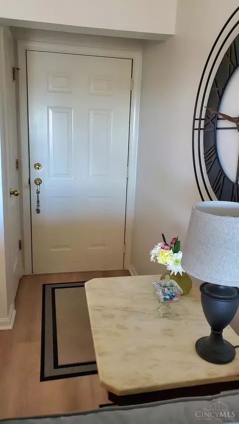 Entry Way - 153 Palisades Pointe, Cincinnati, OH 45238 photo 4 of 4