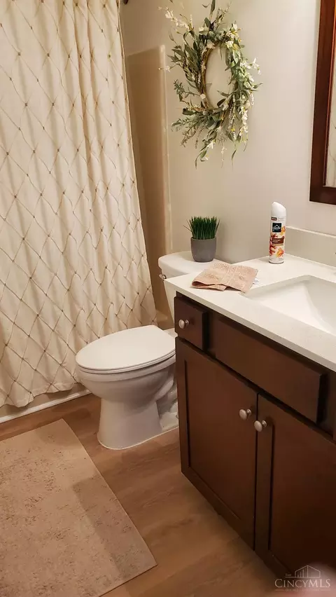 Bath - 153 Palisades Pointe, Cincinnati, OH 45238 photo 3 of 4