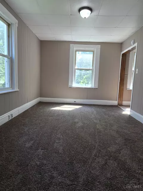 Living - 6312 Witherby Ave, Cincinnati, OH 45224 photo 2 of 3