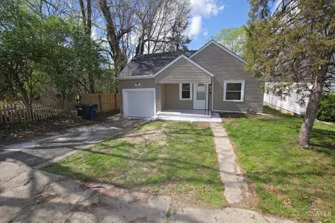 19 Firwood Dr, Dayton, OH 45419