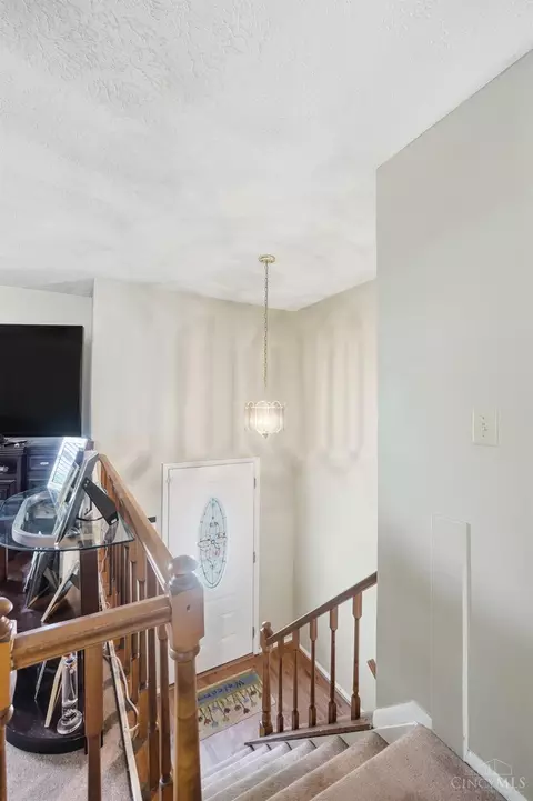 Entry Way - 6893 Sequoia Ct, Mason, OH 45040 photo 1 of 2