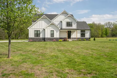 2668 Harry A Hill Dr, Bethel, OH 45106