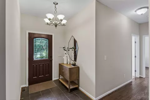 Entry Way - 8022 Stonegate Dr, Cincinnati, OH 45255 photo 3 of 5