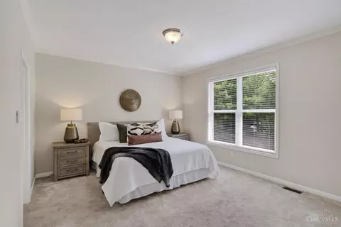 Bedroom - 8022 Stonegate Dr, Cincinnati, OH 45255 photo 1 of 5