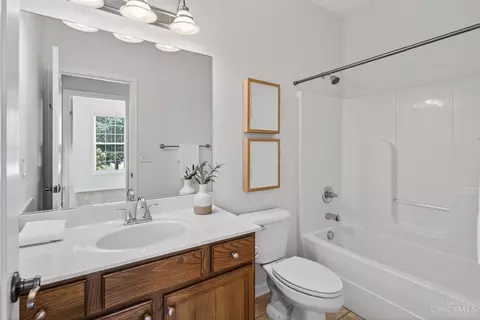 Bath - 8022 Stonegate Dr, Cincinnati, OH 45255 photo 3 of 5