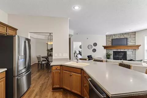 Kitchen - 8022 Stonegate Dr, Cincinnati, OH 45255 photo 6 of 6