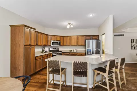 Kitchen - 8022 Stonegate Dr, Cincinnati, OH 45255 photo 1 of 6