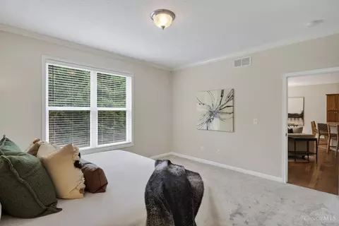 Bedroom - 8022 Stonegate Dr, Cincinnati, OH 45255 photo 2 of 5