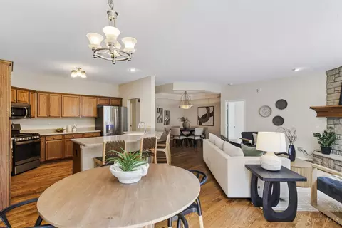 Dining - 8022 Stonegate Dr, Cincinnati, OH 45255 photo 6 of 6