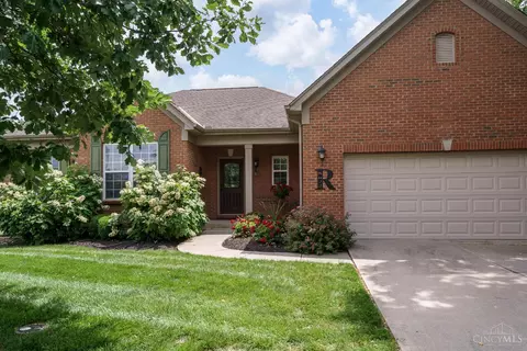 Exterior - 8022 Stonegate Dr, Cincinnati, OH 45255 photo 2 of 8